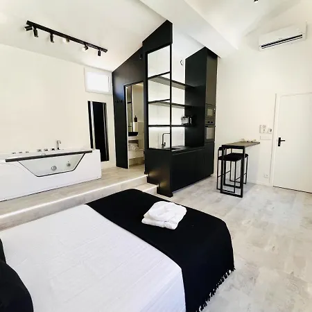 Apartment In The Avec Jacuzzi Privatif - Hyper Centre *