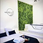 In The Avec Jacuzzi Privatif - Hyper Centre Монпелье