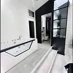 In The Avec Jacuzzi Privatif - Hyper Centre * Монпелье