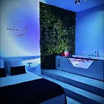 In The Avec Jacuzzi Privatif - Hyper Centre