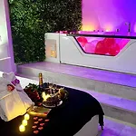 In The Avec Jacuzzi Privatif - Hyper Centre Монпелье
