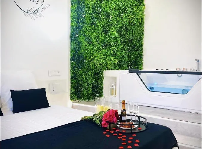 Apartment In The Avec Jacuzzi Privatif - Hyper Centre Montpellier