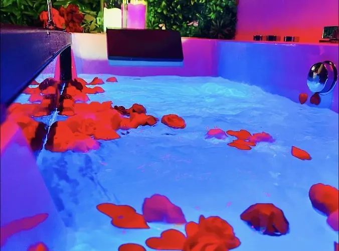 In The Avec Jacuzzi Privatif - Hyper Centre Montpellier