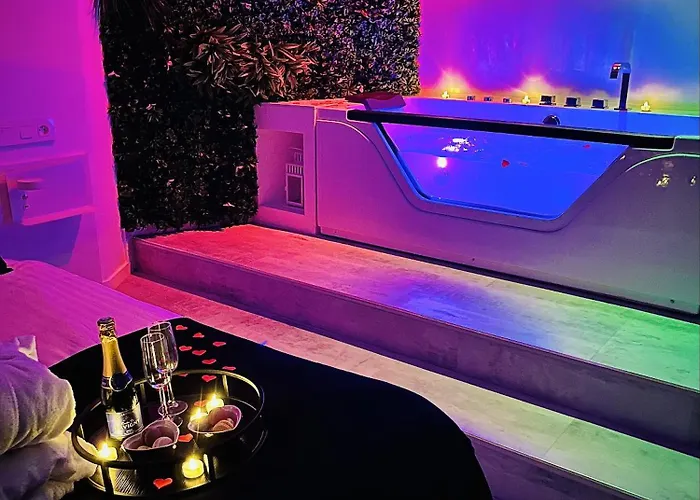 Apartment In The Avec Jacuzzi Privatif - Hyper Centre *